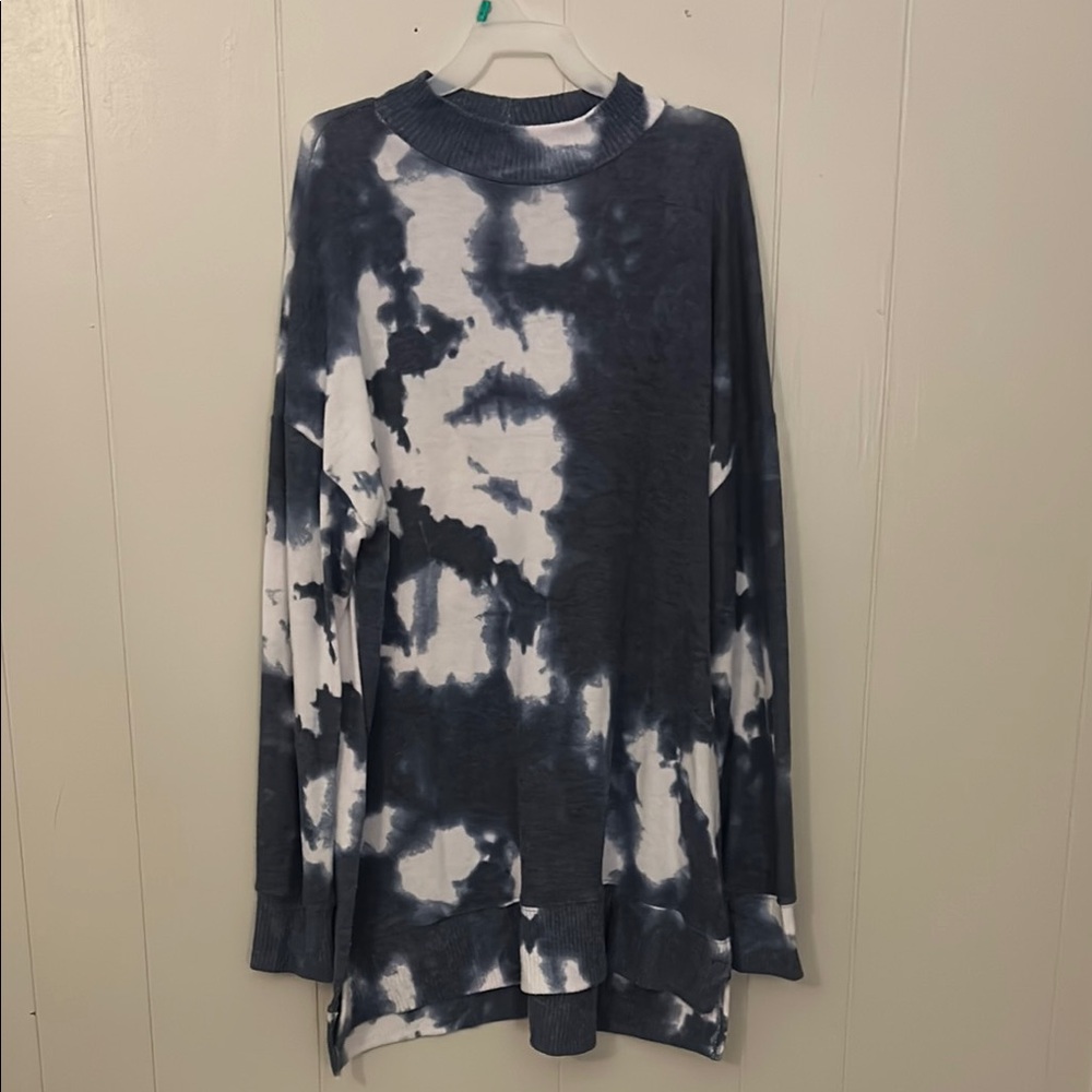 Tie-Dye Long Sleeve Dress